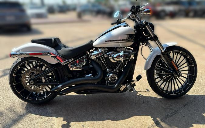 2024 HARLEY Softail Breakout