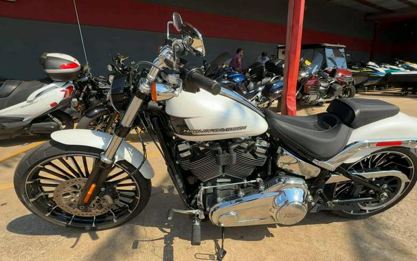 2024 HARLEY Softail Breakout