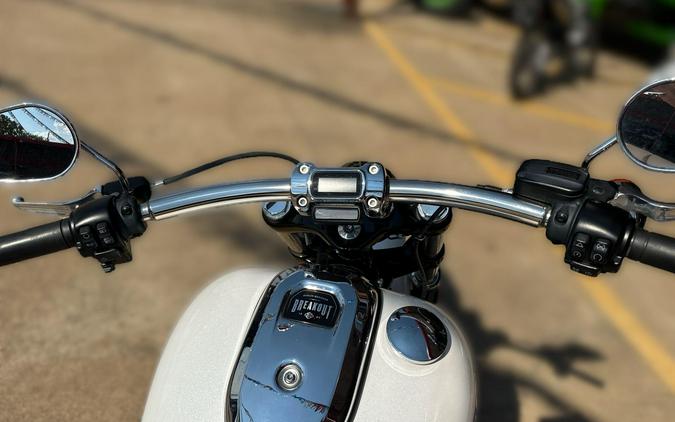 2024 HARLEY Softail Breakout