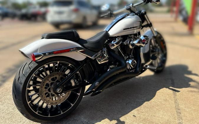 2024 HARLEY Softail Breakout