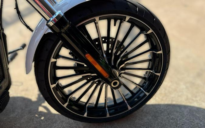 2024 HARLEY Softail Breakout