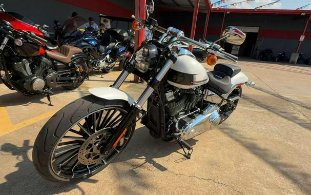 2024 HARLEY Softail Breakout