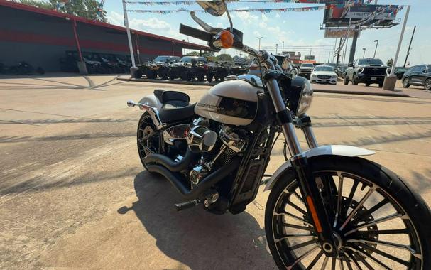 2024 HARLEY Softail Breakout