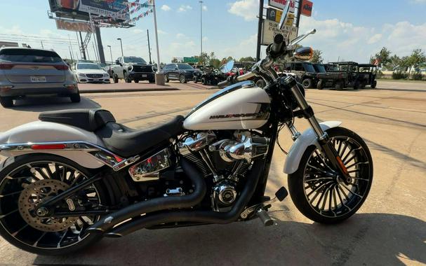 2024 HARLEY Softail Breakout