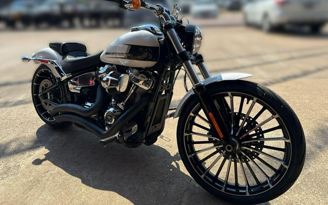 2024 HARLEY Softail Breakout