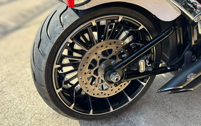 2024 HARLEY Softail Breakout