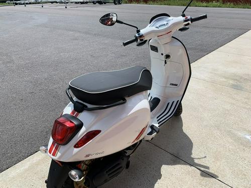 2021 Vespa Sprint 50 Racing Sixties