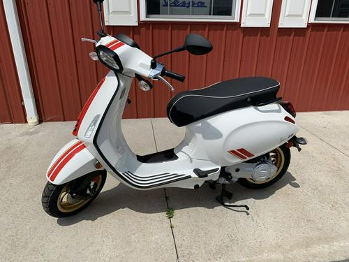 2021 Vespa Sprint 50 Racing Sixties