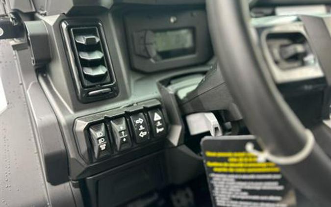 2026 Can-Am Defender Limited HD11