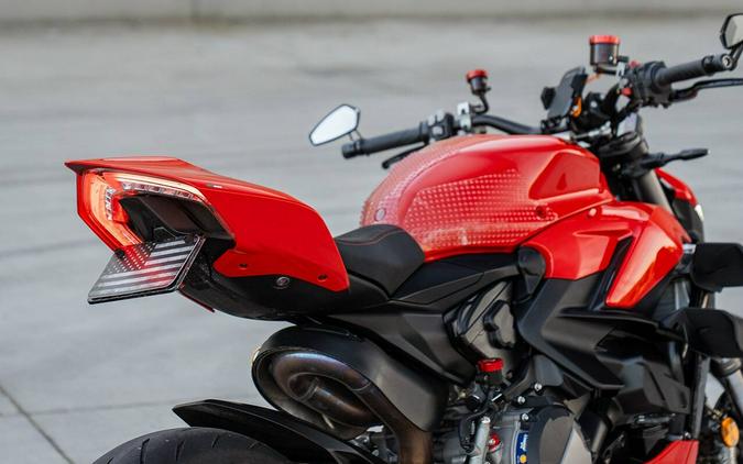 2023 Ducati Streetfighter V2