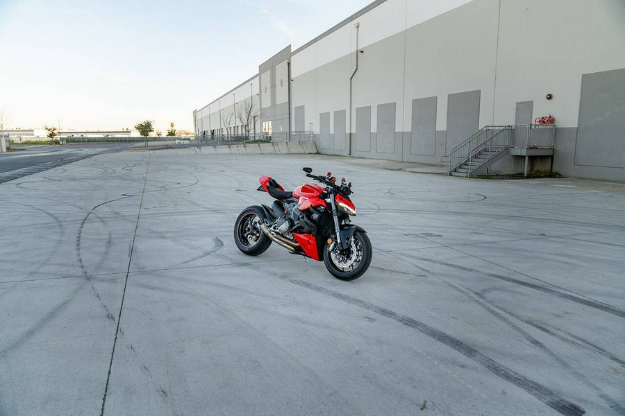2023 Ducati Streetfighter V2