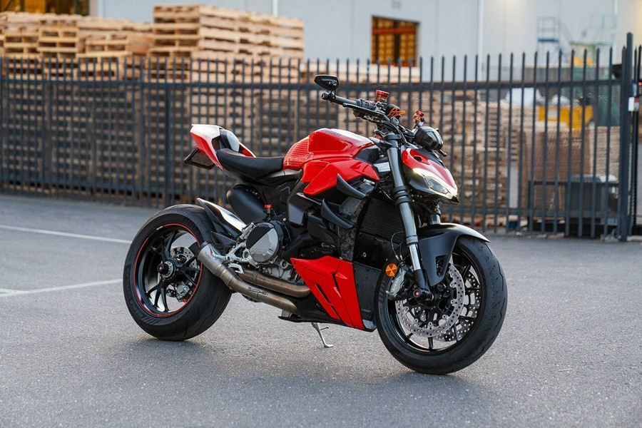 2023 Ducati Streetfighter V2