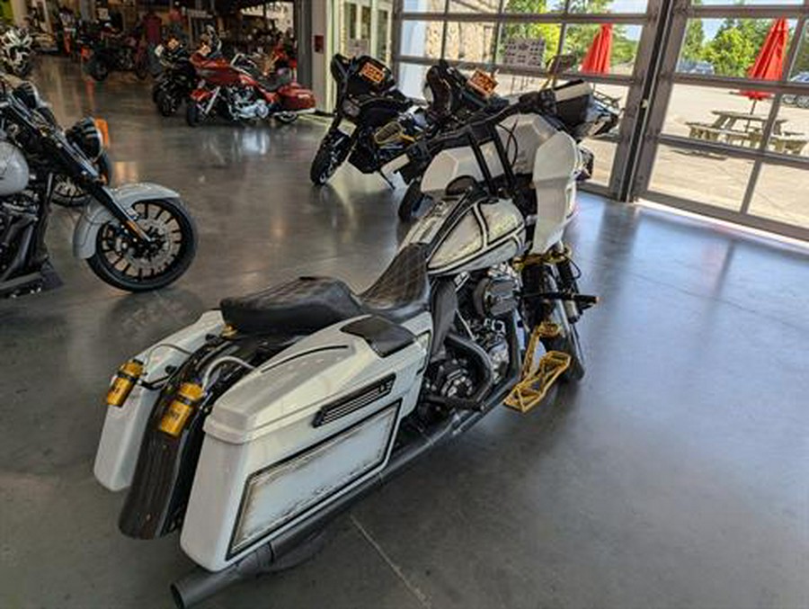 2014 Harley-Davidson Road King®