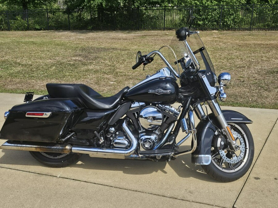 2014 Police Road King Exclusive - Vivid Black - Peace Officer