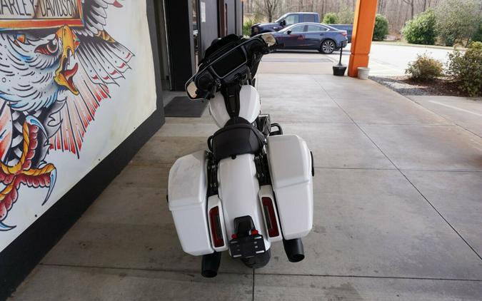 2024 Harley-Davidson Street Glide® White Onyx Pearl - Black Finish