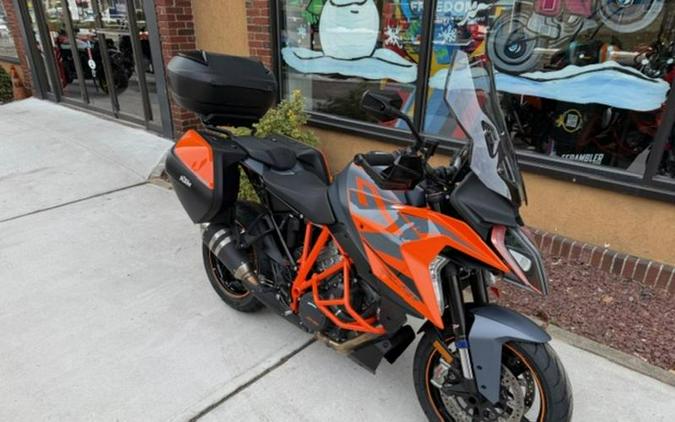 2023 KTM 1290 Super Duke GT