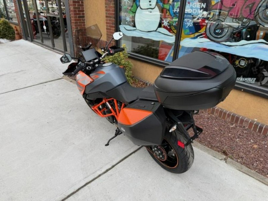 2023 KTM 1290 Super Duke GT