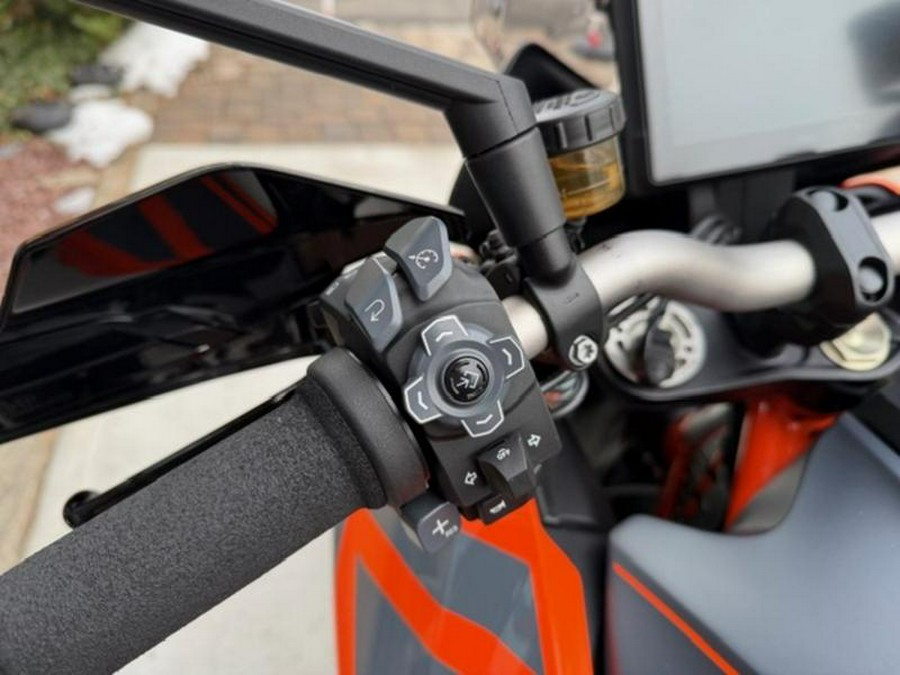 2023 KTM 1290 Super Duke GT