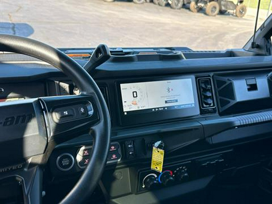 2026 Can-Am Defender MAX Limited HD11