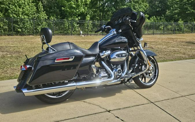 2023 Harley-Davidson® Street Glide® Vivid Black