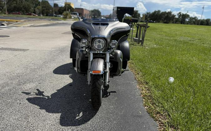 FLHTCUTG 2017 Tri Glide Ultra