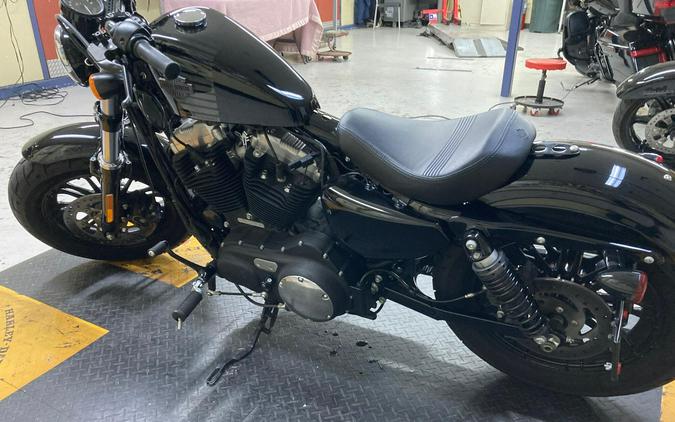 2016 Harley-Davidson® Forty-Eight® Vivid Black XL1200X