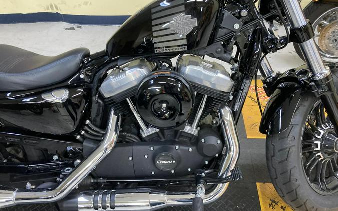 2016 Harley-Davidson® Forty-Eight® Vivid Black XL1200X