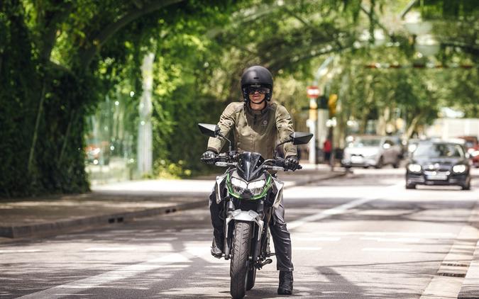 2024 Kawasaki Z® e-1 ABS - Spark a New Era As Early As December 2023!