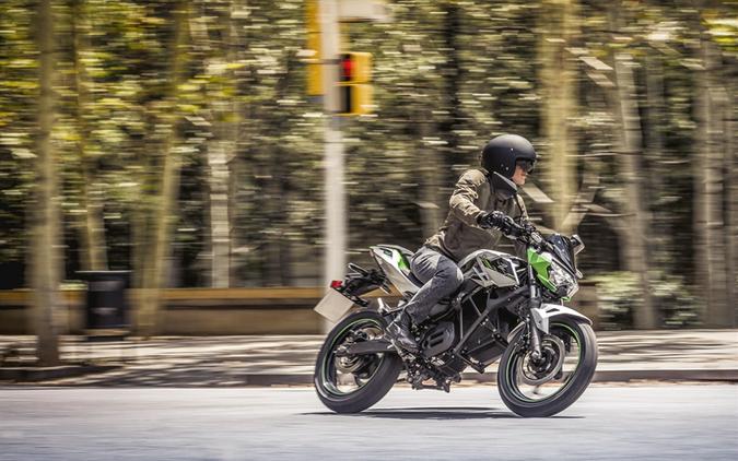 2024 Kawasaki Z® e-1 ABS - Spark a New Era As Early As December 2023!