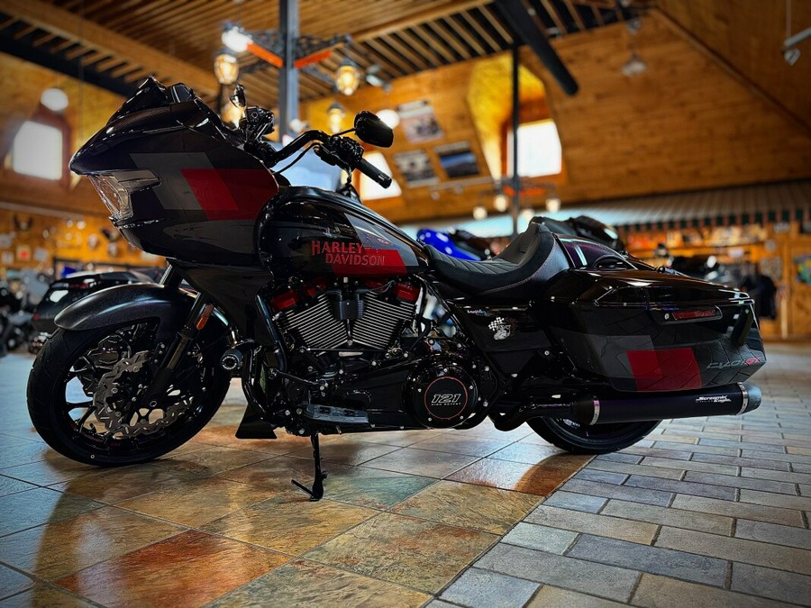 2025 Harley-Davidson® CVO™ Road Glide® ST Hot Lap