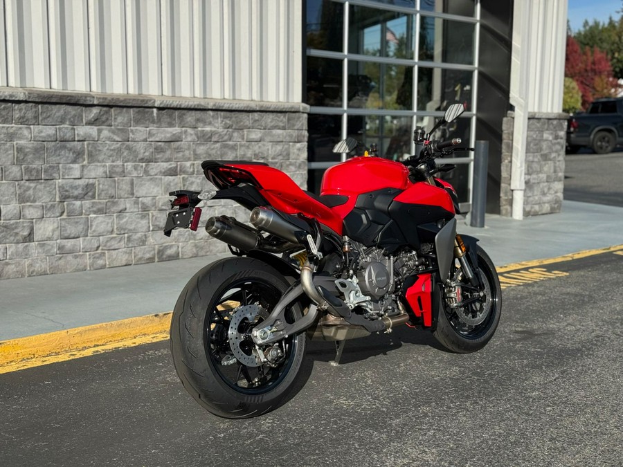 2026 Ducati Streetfighter V2