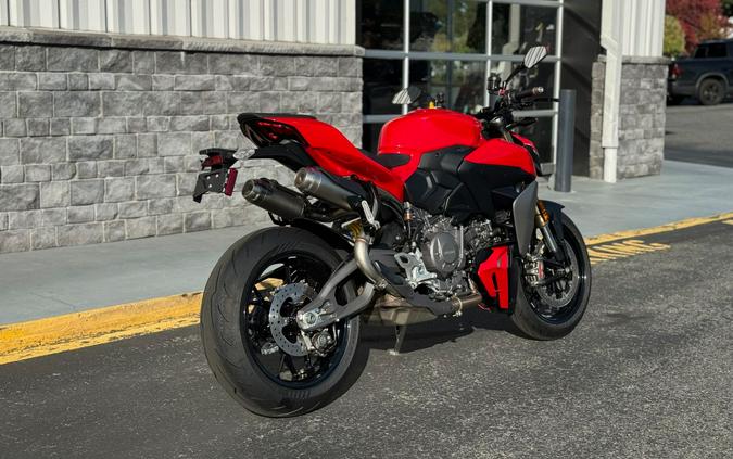 2026 Ducati Streetfighter V2