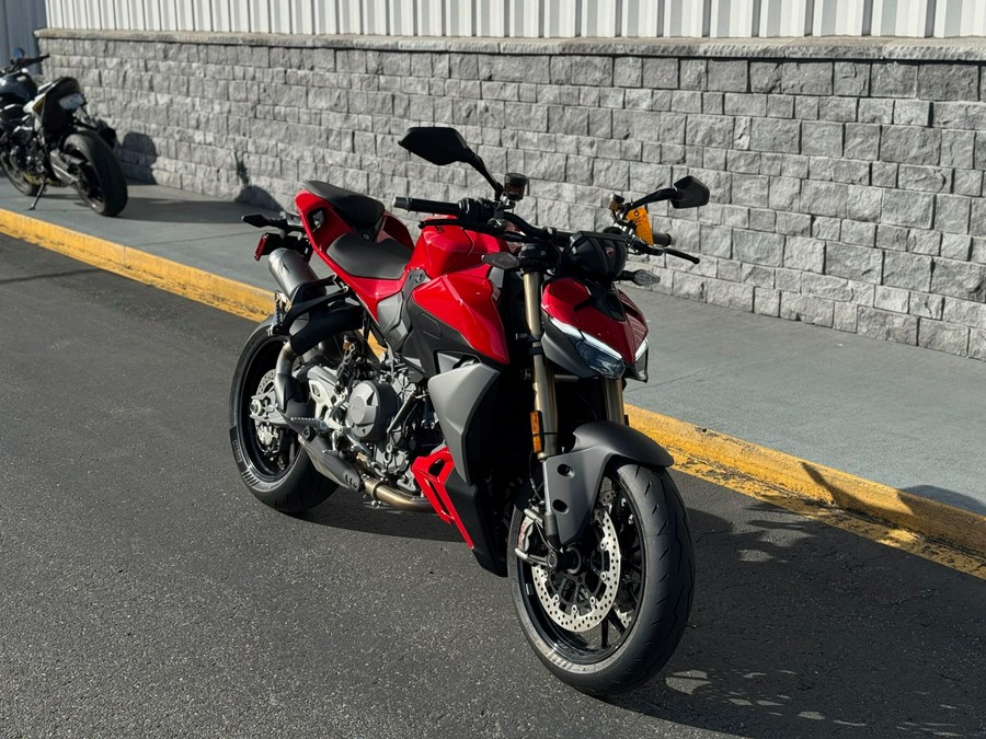 2026 Ducati Streetfighter V2