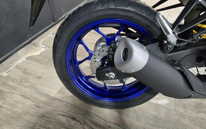 New 2025 YAMAHA YZFR3 ABS