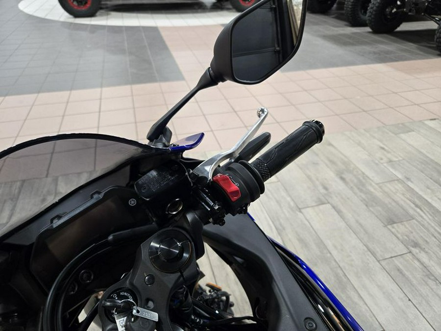 New 2025 YAMAHA YZFR3 ABS