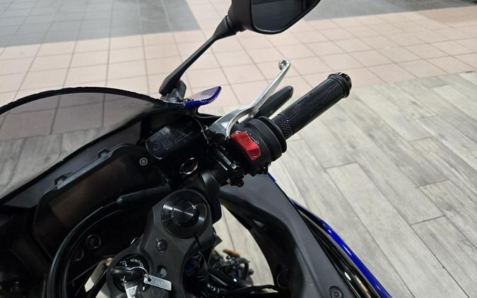 New 2025 YAMAHA YZFR3 ABS