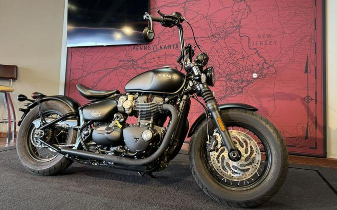 2018 Triumph Bonneville Bobber Black Matt Jet Black