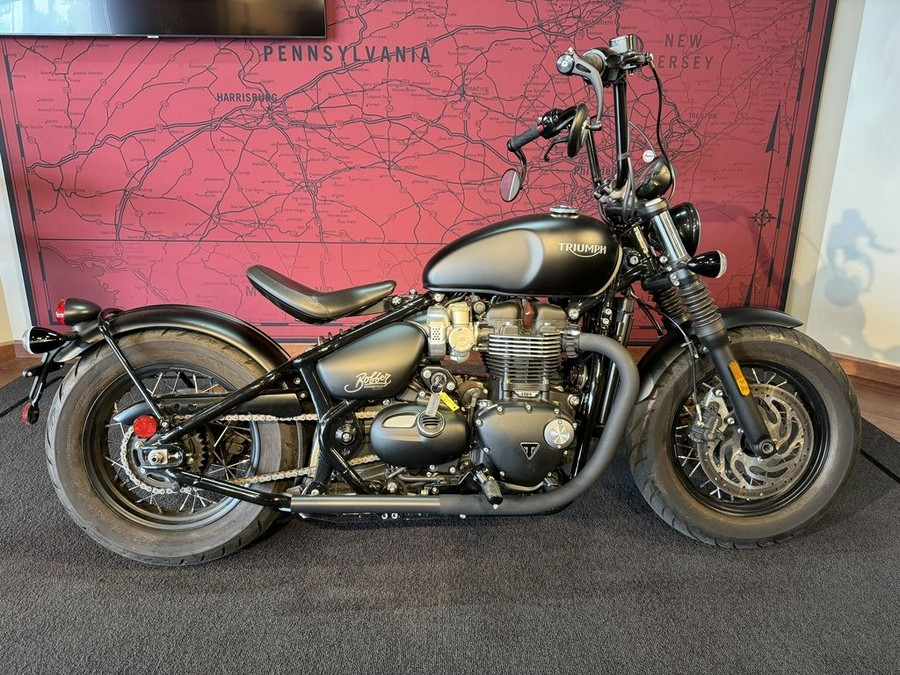 2018 Triumph Bonneville Bobber Black Matt Jet Black