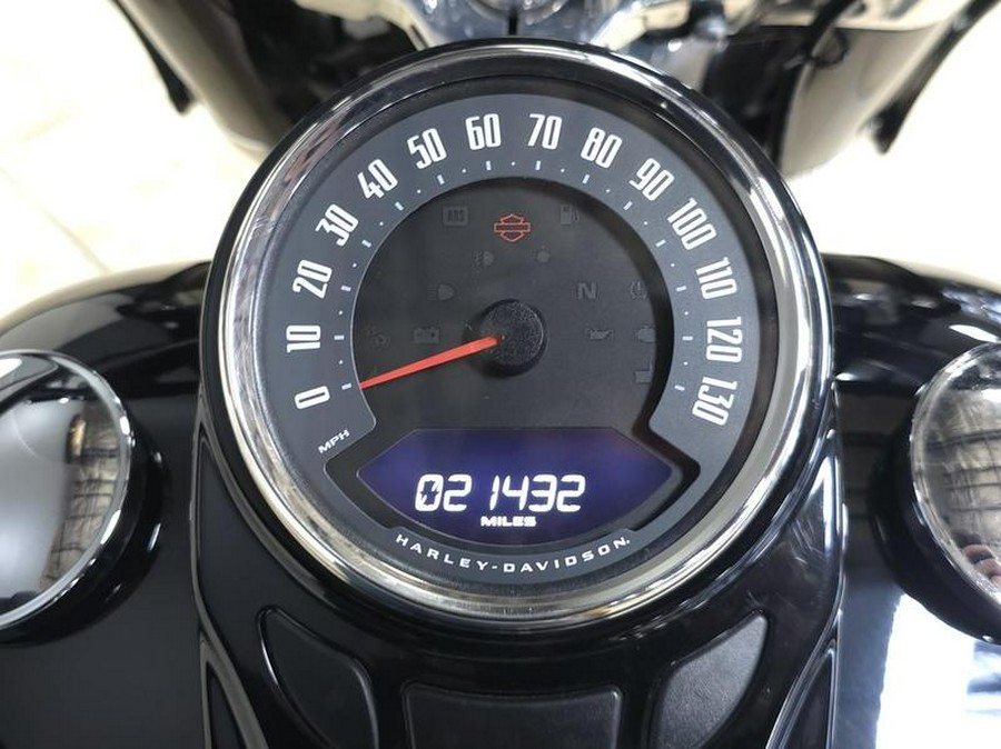 2019 Harley-Davidson® FLSL - Softail® Softail Slim®