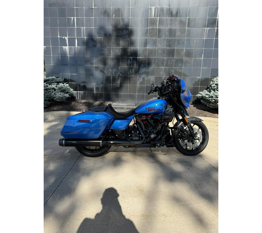 2026 Harley-Davidson® CVO Street Glide ST Electric Coast