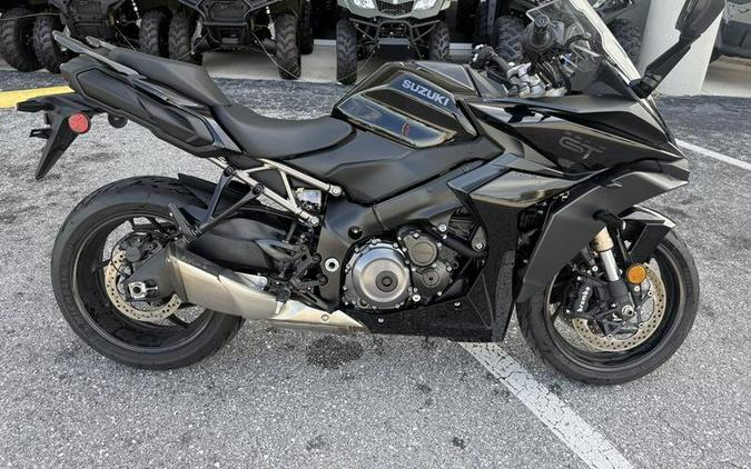 2022 Suzuki GSX-S1000GT