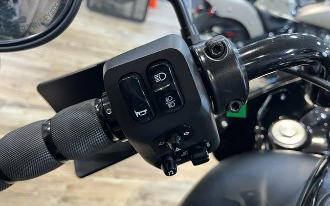 2023 Indian Chief Bobber Dark Horse