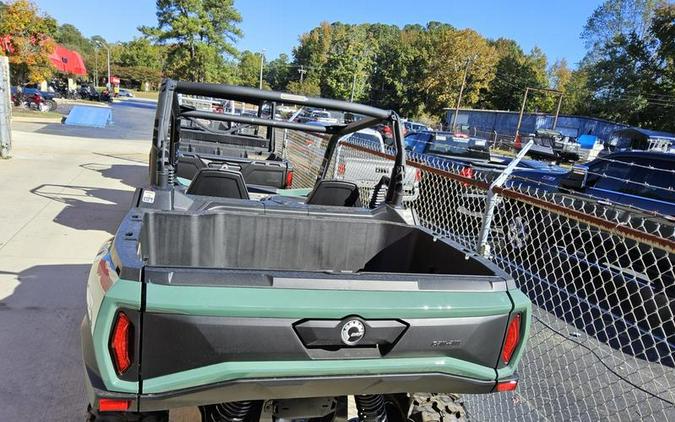 2026 Can-Am® Commander DPS 700