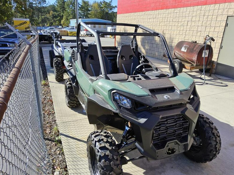 2026 Can-Am® Commander DPS 700