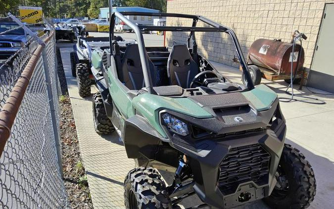 2026 Can-Am® Commander DPS 700