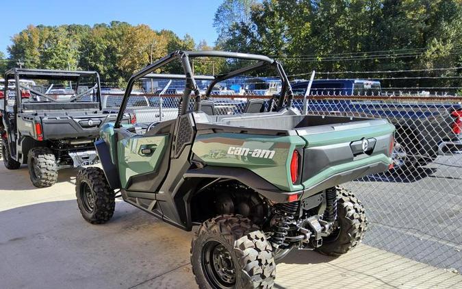 2026 Can-Am® Commander DPS 700