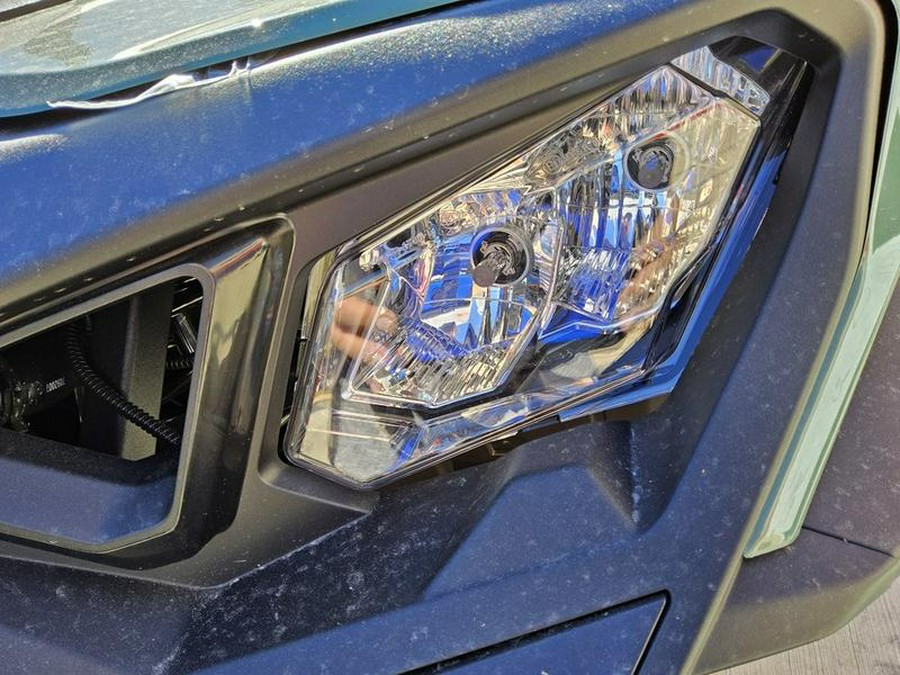 2026 Can-Am® Commander DPS 700