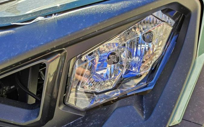 2026 Can-Am® Commander DPS 700