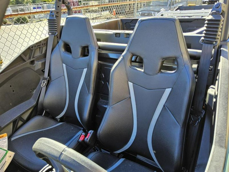 2026 Can-Am® Commander DPS 700