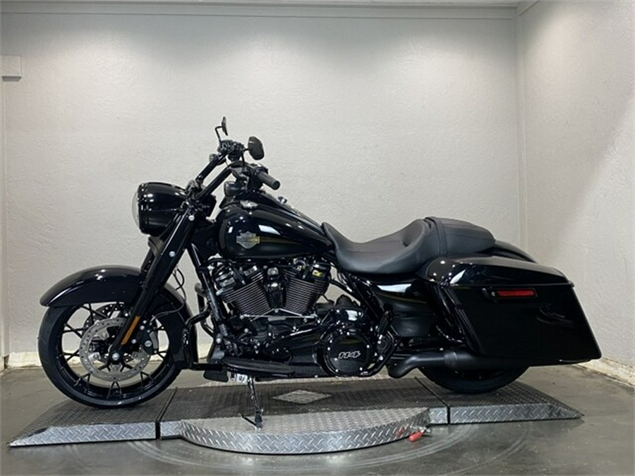 2023 Harley-Davidson Road King Special Vivid Black